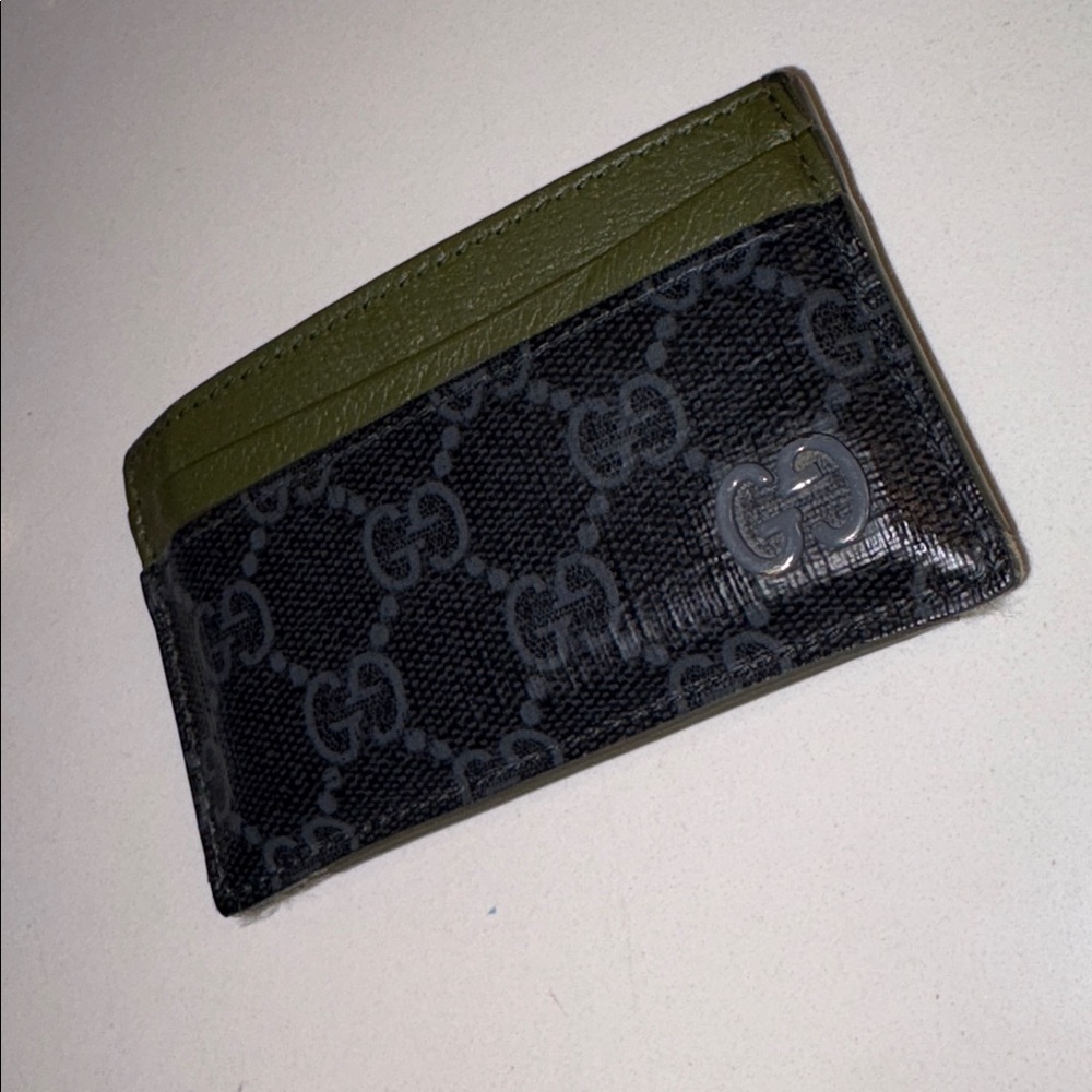 💯 authentic Gucci Olive Leather GG Supreme Monogram Bi-Color Card Holder Black